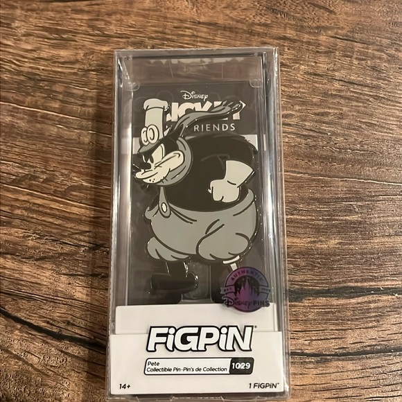 Disney Other - Disney FigPin Pete Collectable Pin